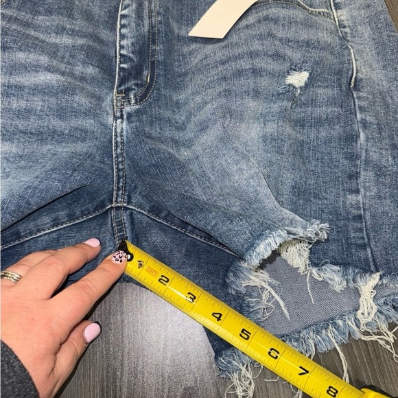 Discount Divas Bayside Beauty Demin Jeans Shorts Size 1X Distressed Medium Wash - Picture 9 of 12